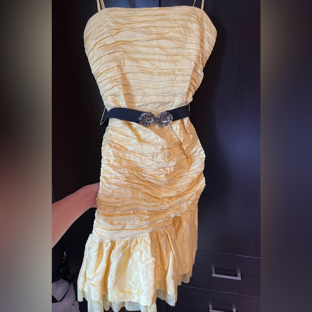 BCBG Strapless Cocktail Party Dress, size 6, yellow